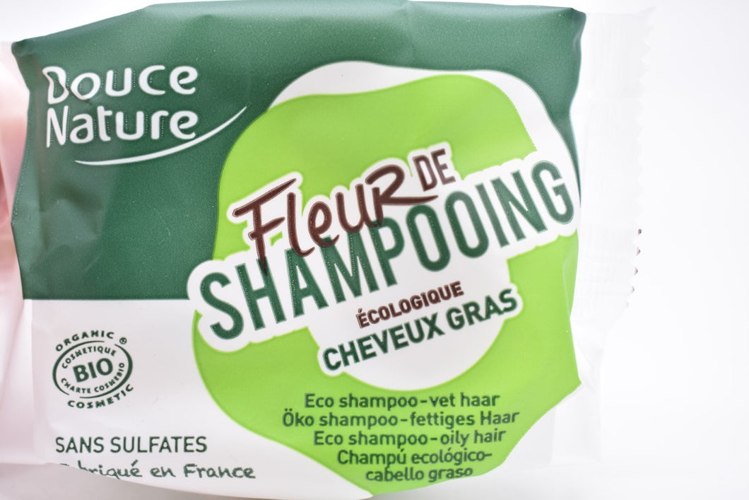 <transcy>douche shampooing naturellement fixé cheveux gras</transcy>
